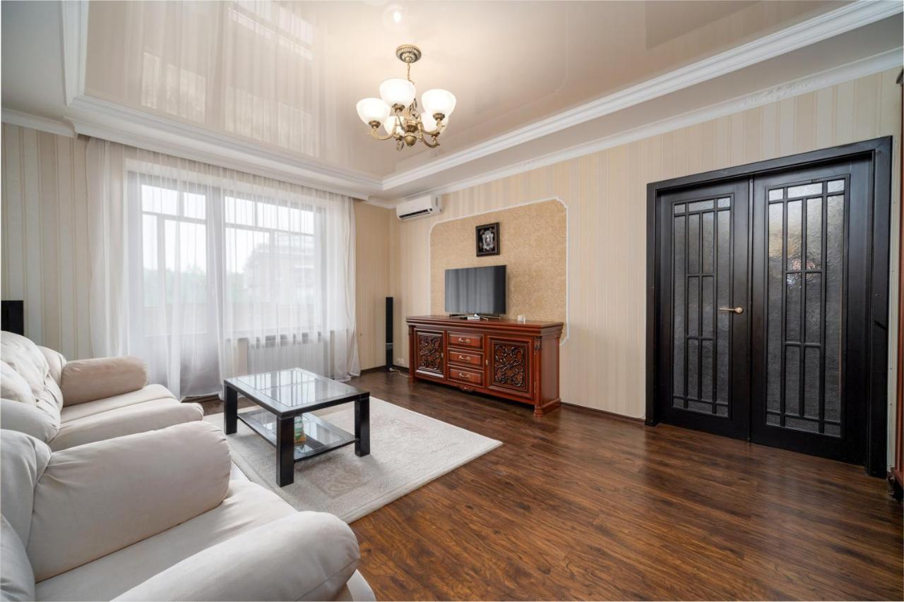 Lux Apartment Gorkiy Park Harkov Kültér fotó