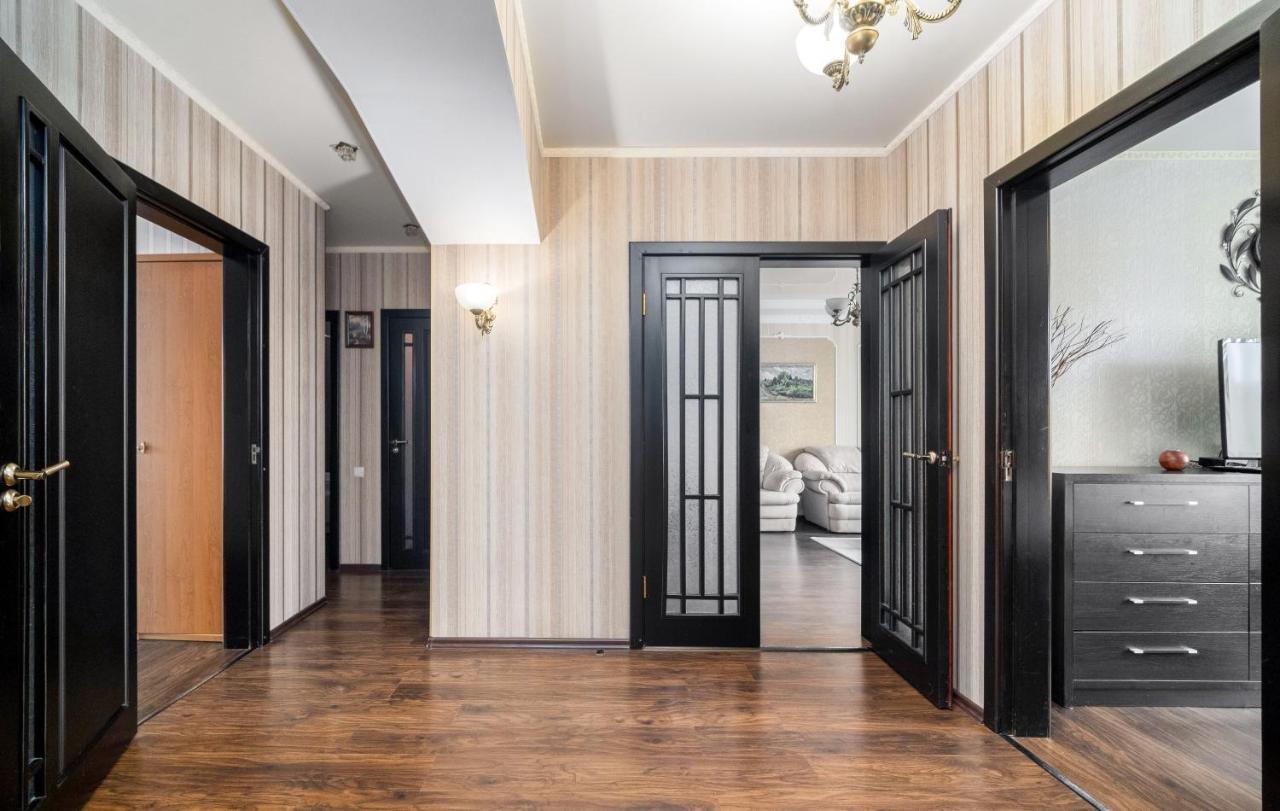 Lux Apartment Gorkiy Park Harkov Kültér fotó