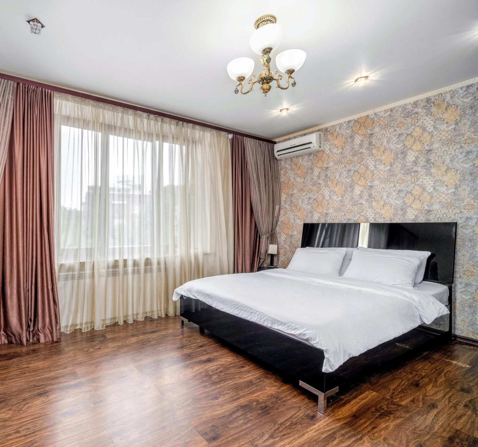 Lux Apartment Gorkiy Park Harkov Kültér fotó